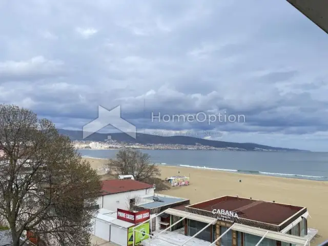 Голям Тристаен с Гледка Море на Първа Линия в Слънчев Бряг